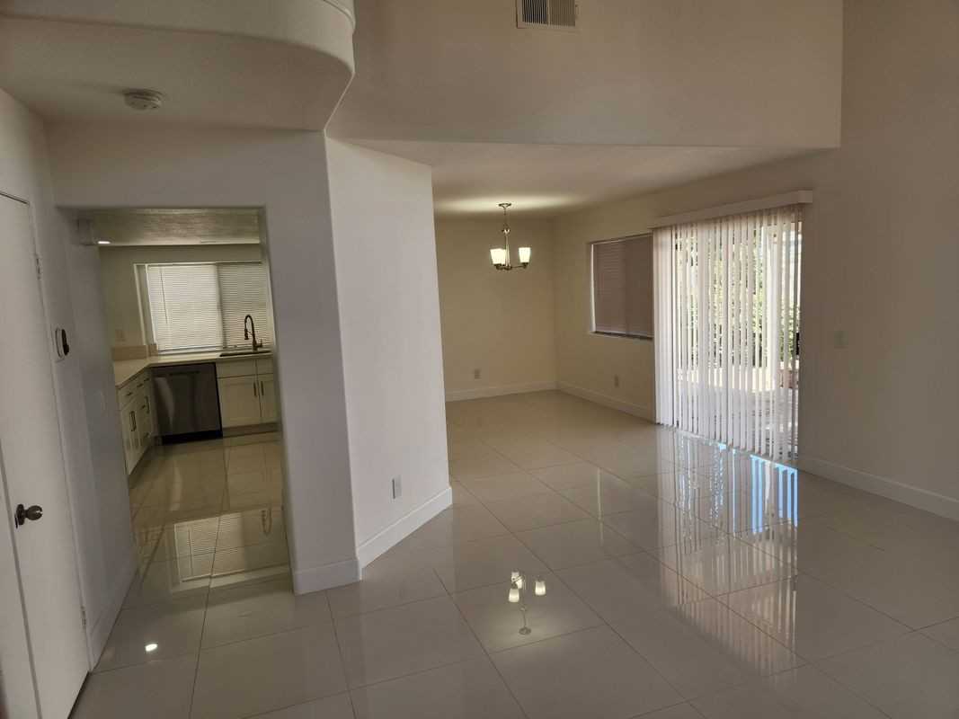 13079 Winterpark Way - Photo 5 of 23
