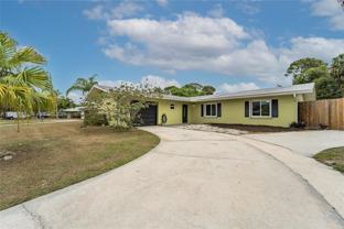 607 Coconut Ave N - Photo 1 of 1