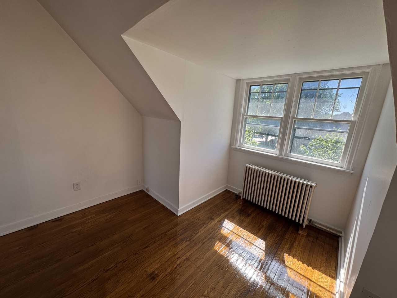 401 N 4th St #9 - Photo 3 of 12