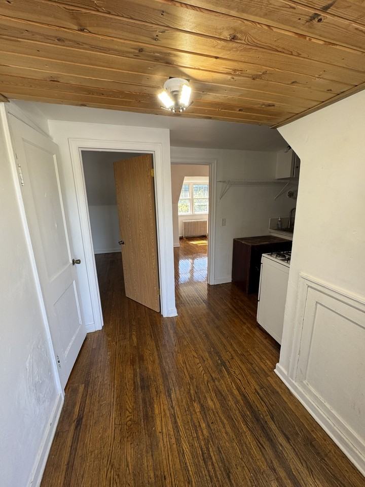 401 N 4th St #9 - Photo 5 of 12