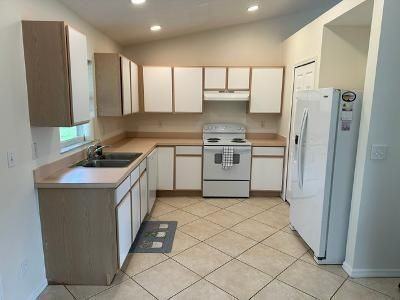 5525 Nw North Lundy Cir - Photo 5 of 8