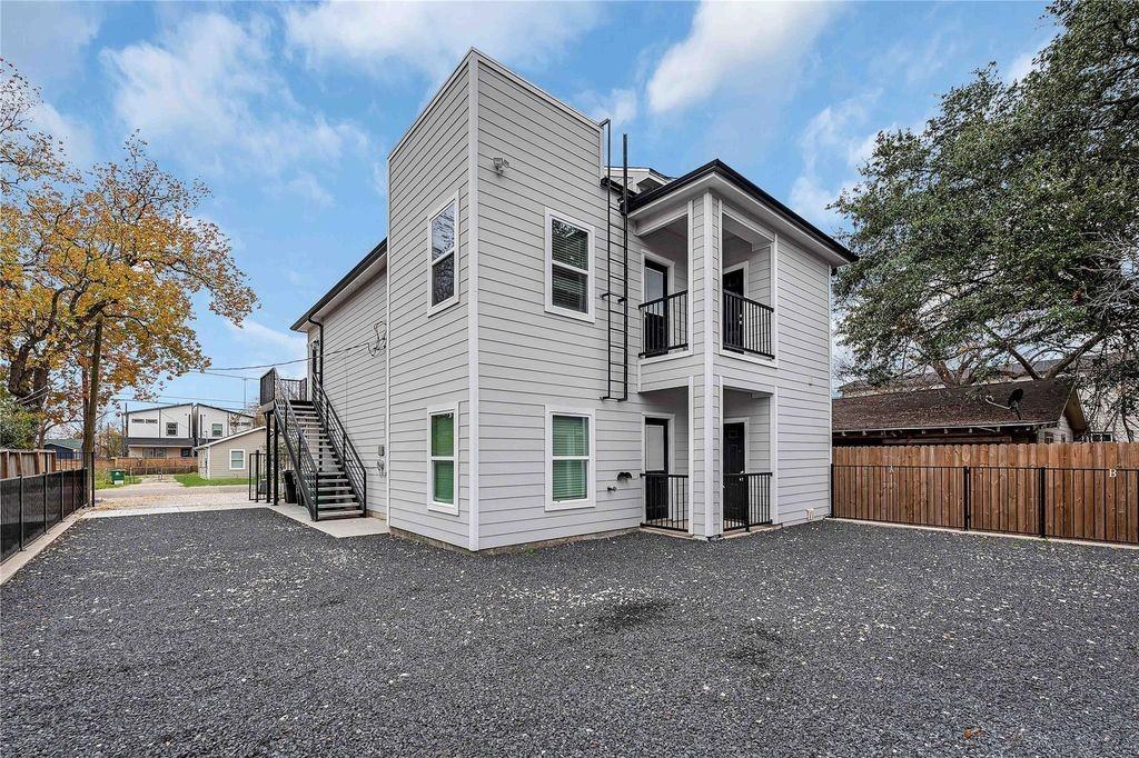 3625 Lydia St ##A - Photo 3 of 19