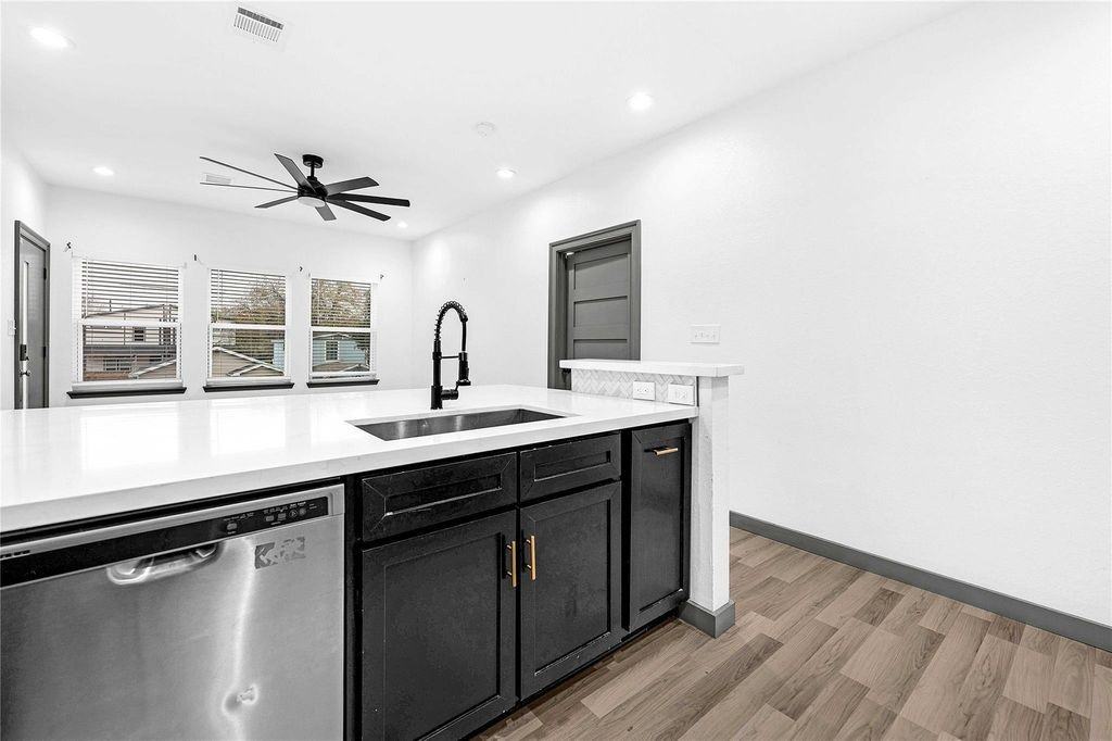 3625 Lydia St ##A - Photo 4 of 19