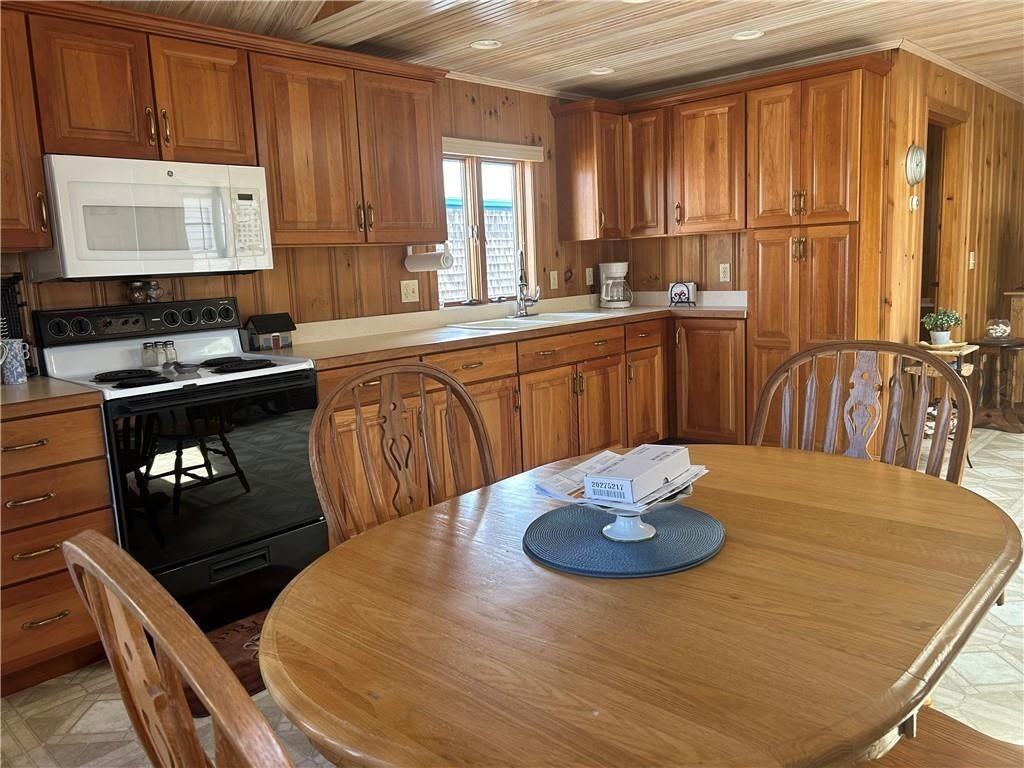 25 Champlin Ave - Photo 3 of 18