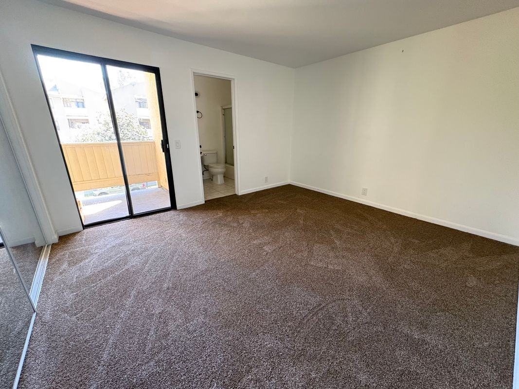 2343 E 17th St ##202 - Photo 6 of 31