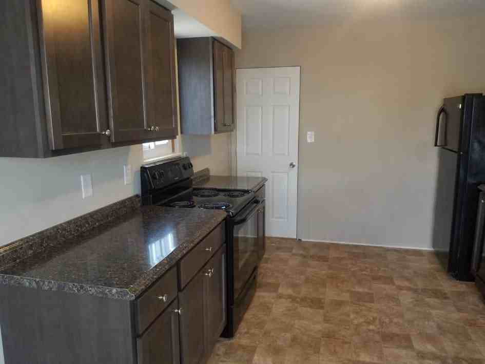 22412 Milner St - Photo 5 of 8