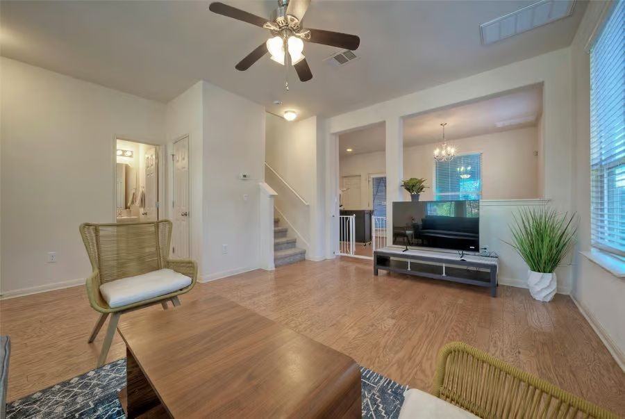 18312 Mammoth Cave Blvd - Photo 2 of 17