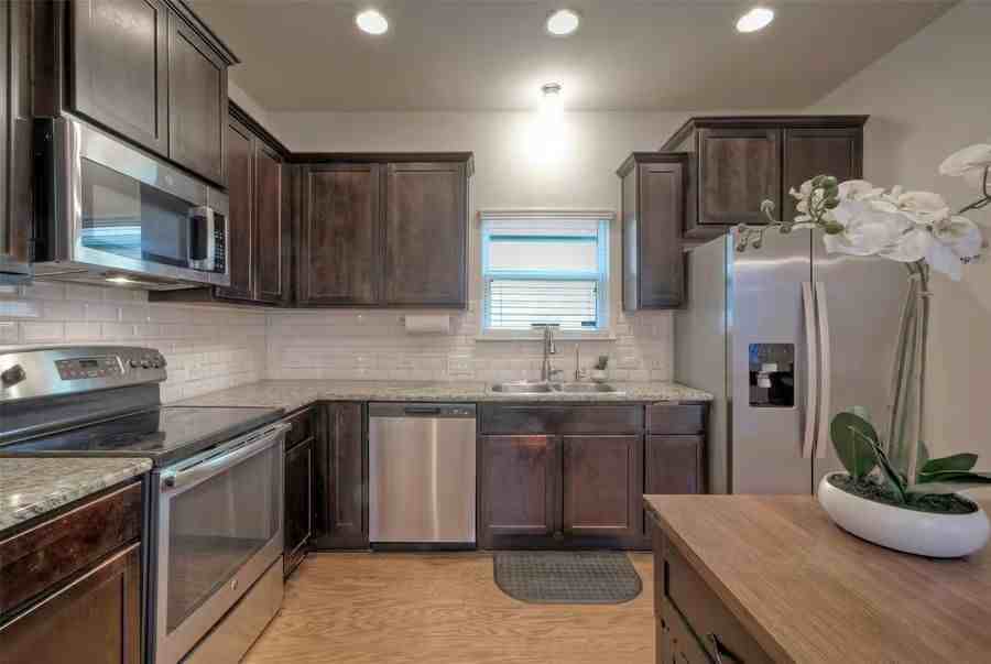 18312 Mammoth Cave Blvd - Photo 3 of 17