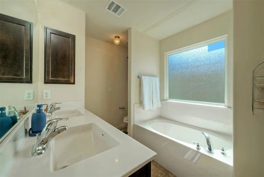 18312 Mammoth Cave Blvd - Photo 7 of 17