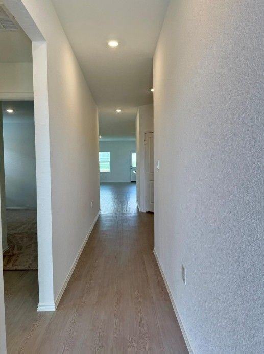 106 Camargue Dr - Photo 2 of 10