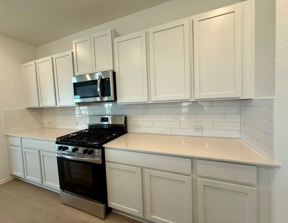 106 Camargue Dr - Photo 6 of 10
