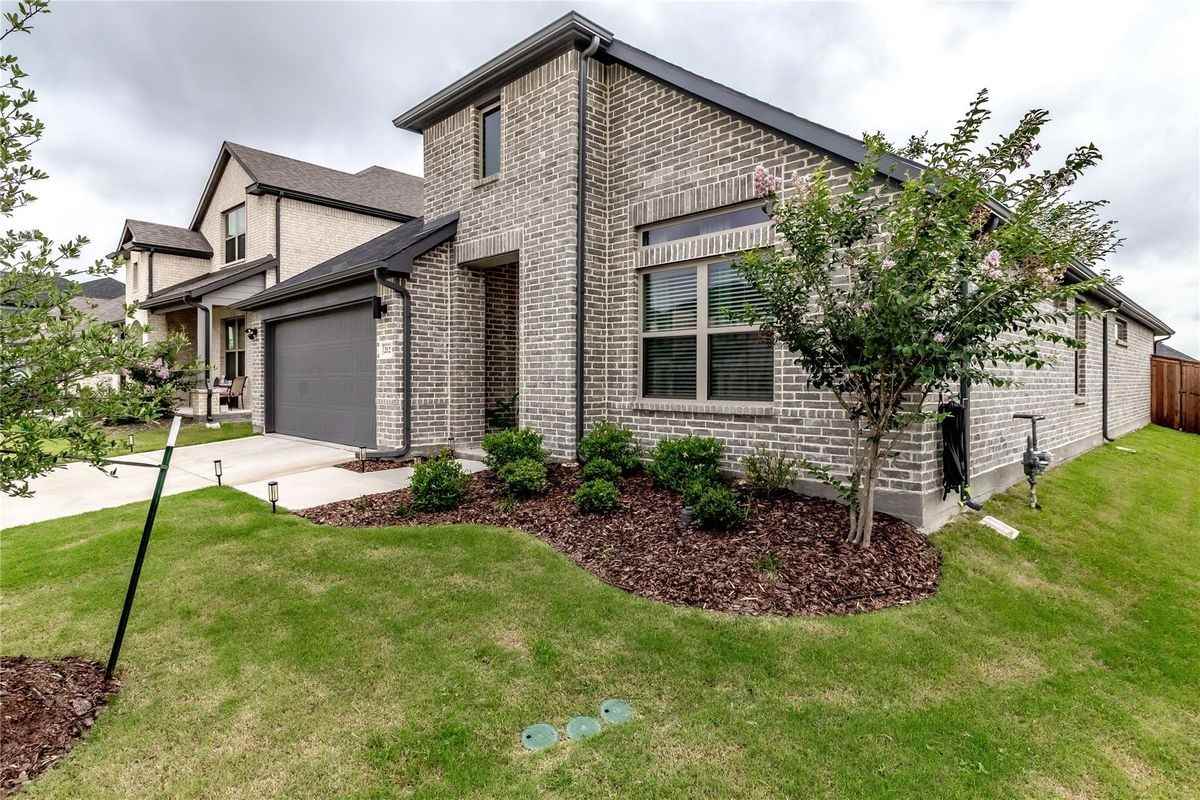 2122 Mossfield Ln - Photo 2 of 5