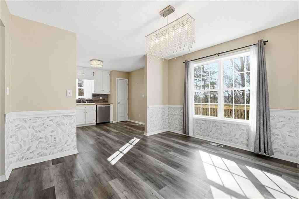 186 Franklin Ct - Photo 7 of 29