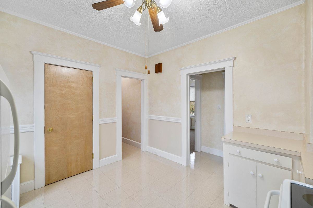 1857 State St ##2 - Photo 4 of 24