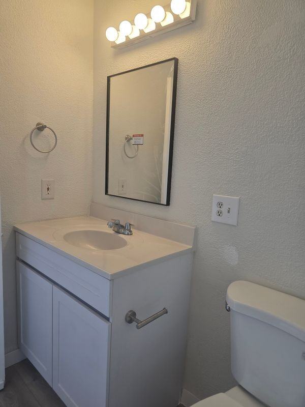 3509 W Flower Ave - Photo 2 of 12
