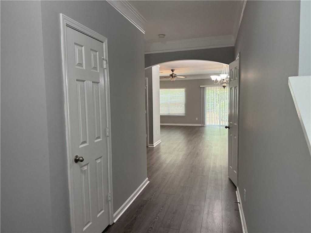 2111 Meadow Peak Rd - Photo 3 of 32