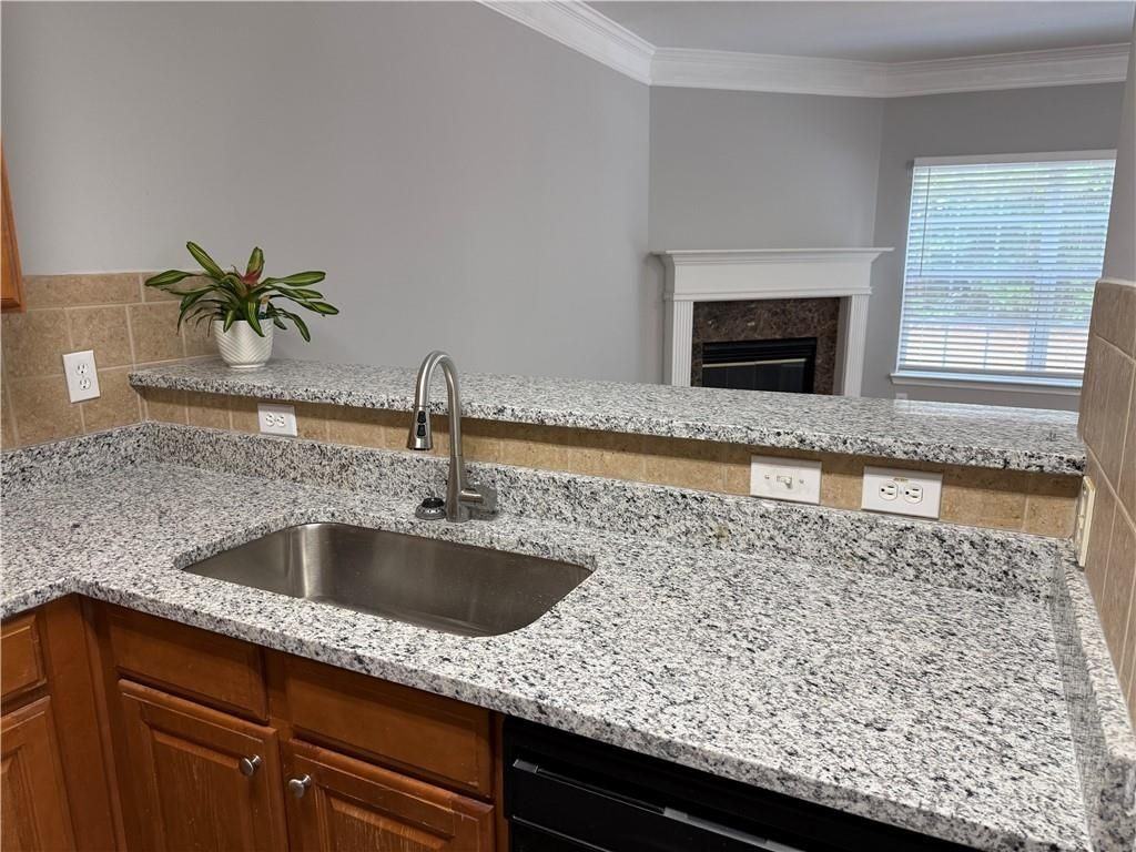 2111 Meadow Peak Rd - Photo 5 of 32
