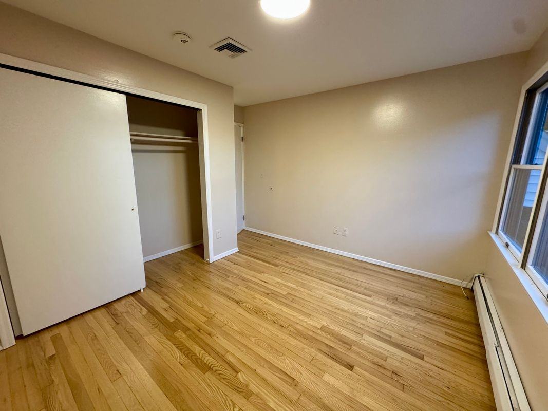 39 Henderson St - Photo 5 of 30