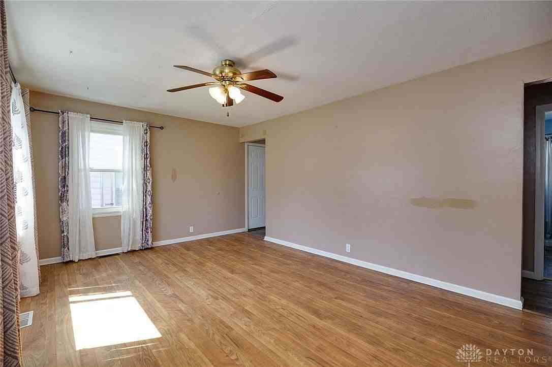 81 Thorpe Dr - Photo 7 of 40