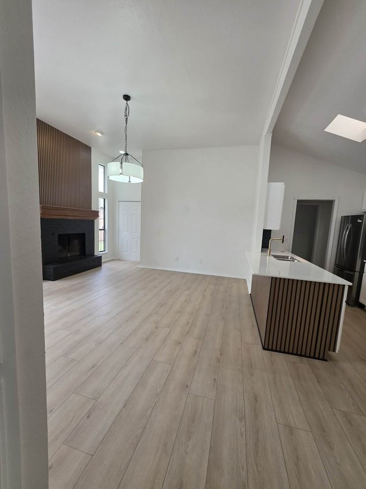 2307 N Lincoln Ave - Photo 6 of 28