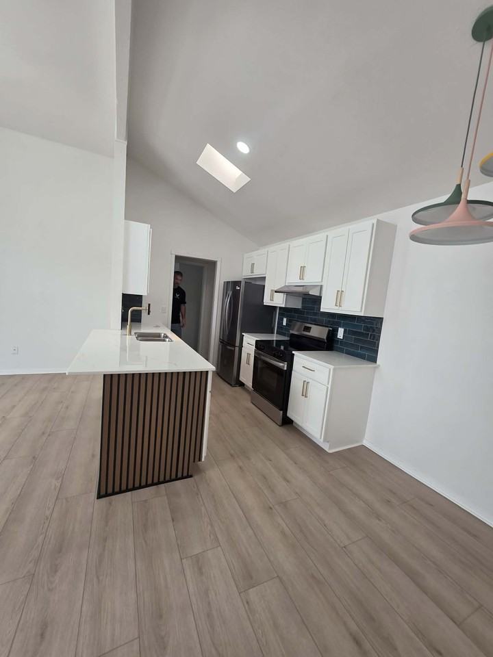 2307 N Lincoln Ave - Photo 7 of 28
