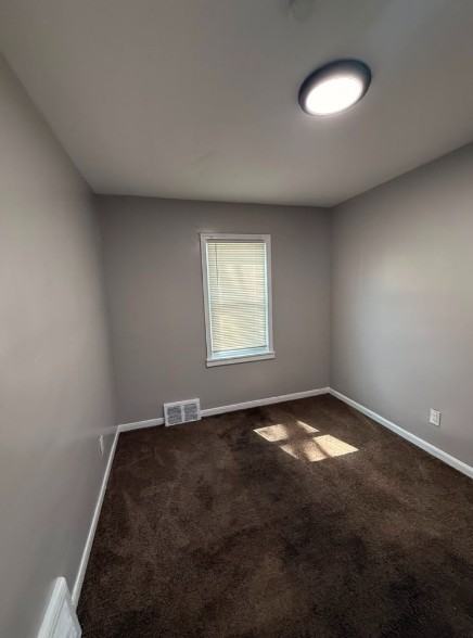 19307 Lindsay St - Photo 5 of 11