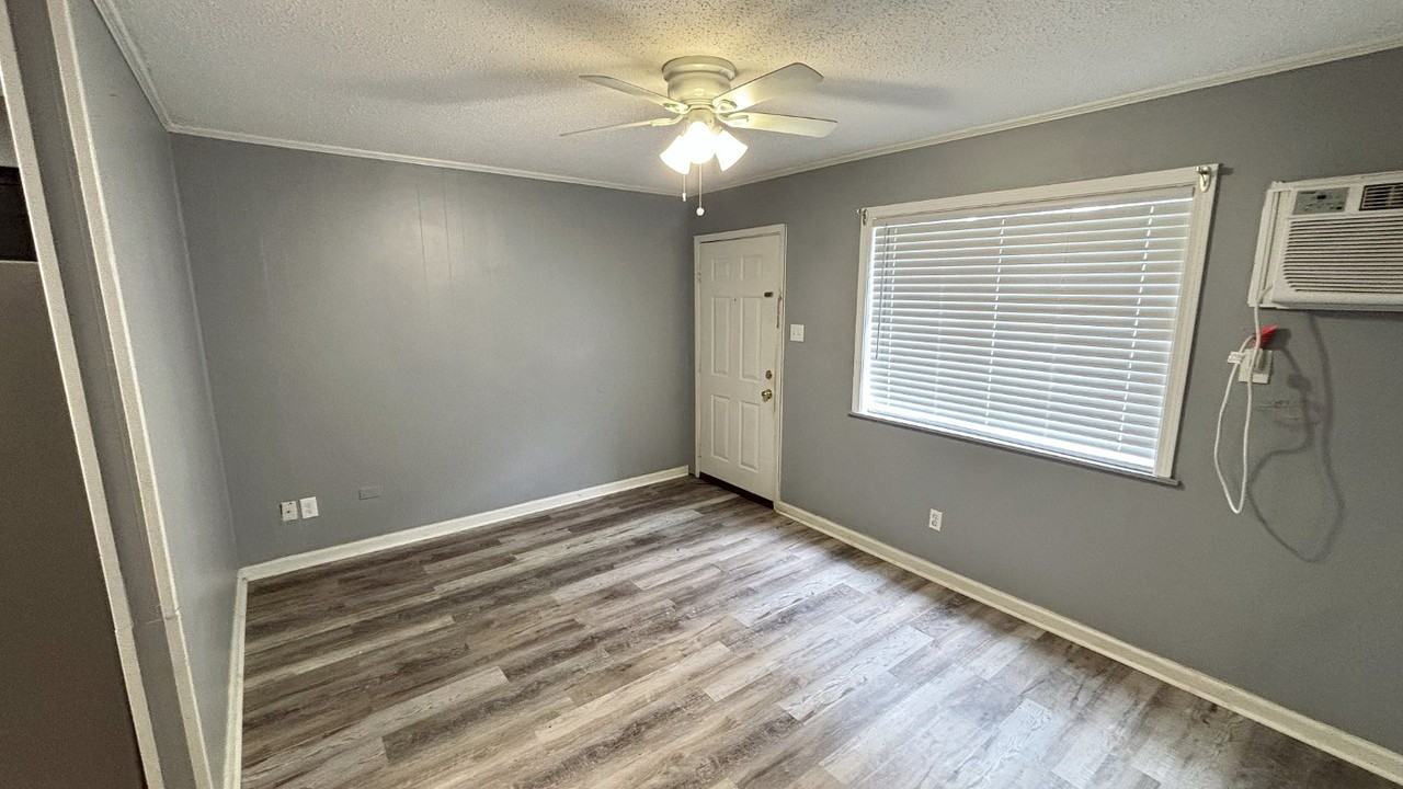 209 Hodge St #101 - Photo 6 of 14