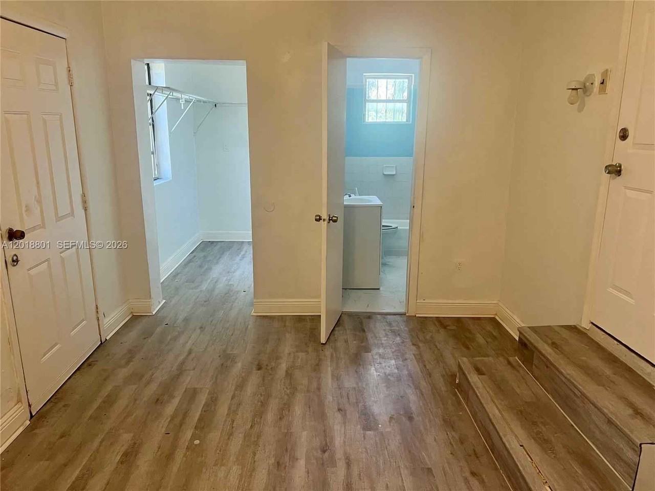 1801 Nw 88th St - Photo 3 of 21