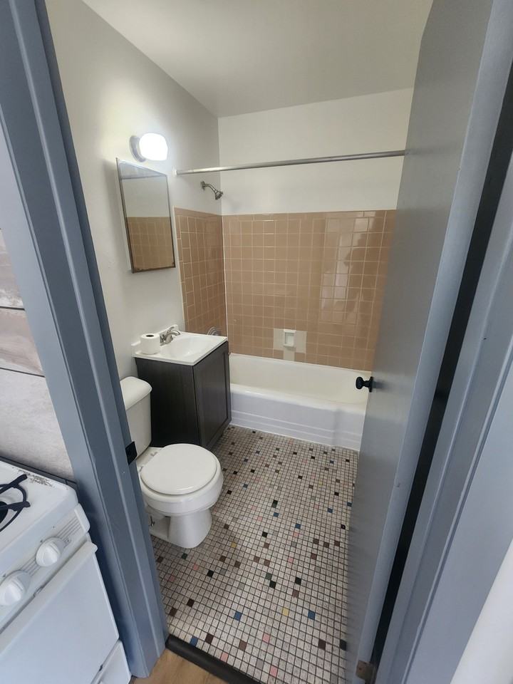 6521 W Beloit Rd #9 - Photo 2 of 4