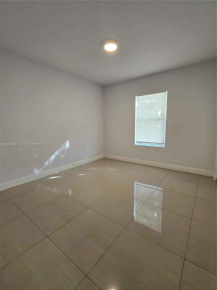 1707 Nw 68th Ter #1 - Photo 5 of 18