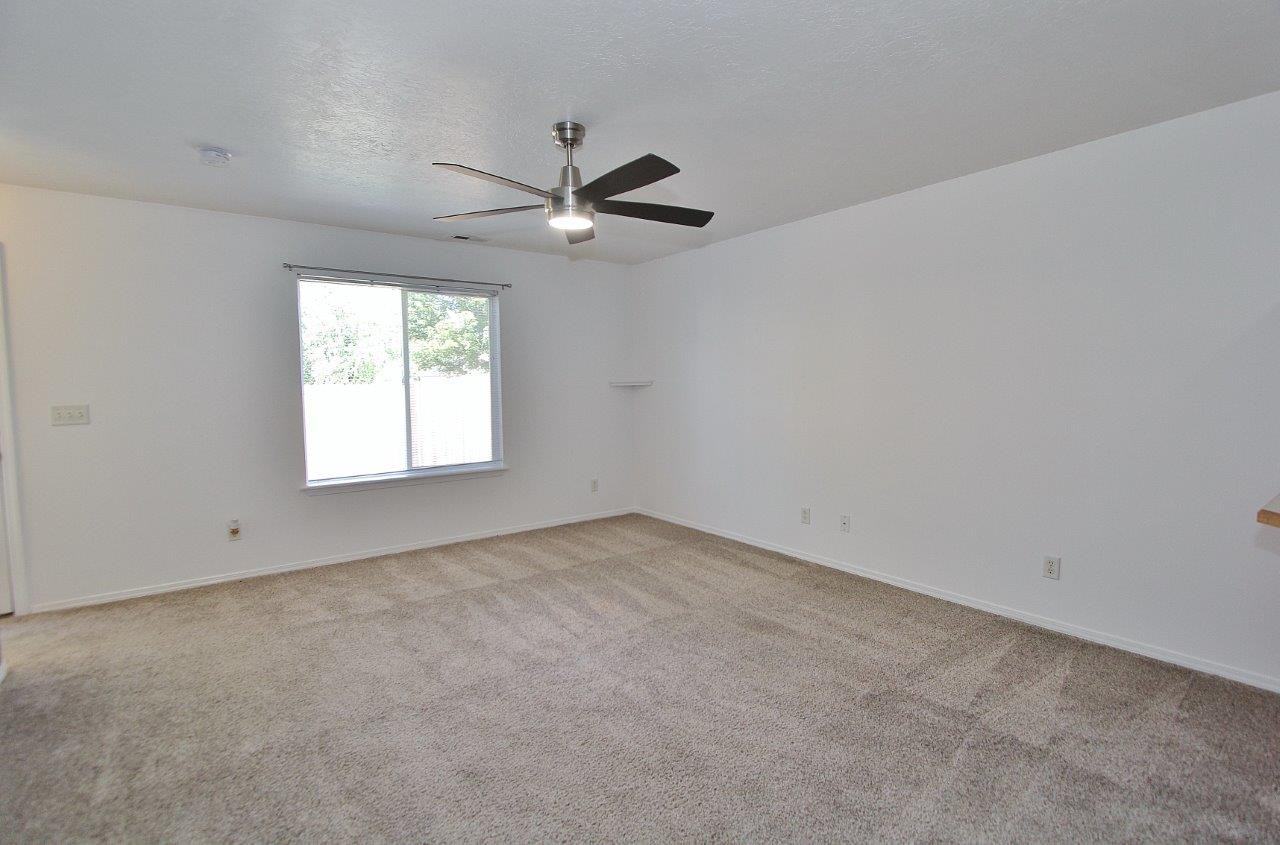 3833 N Jackie Ln - Photo 3 of 27