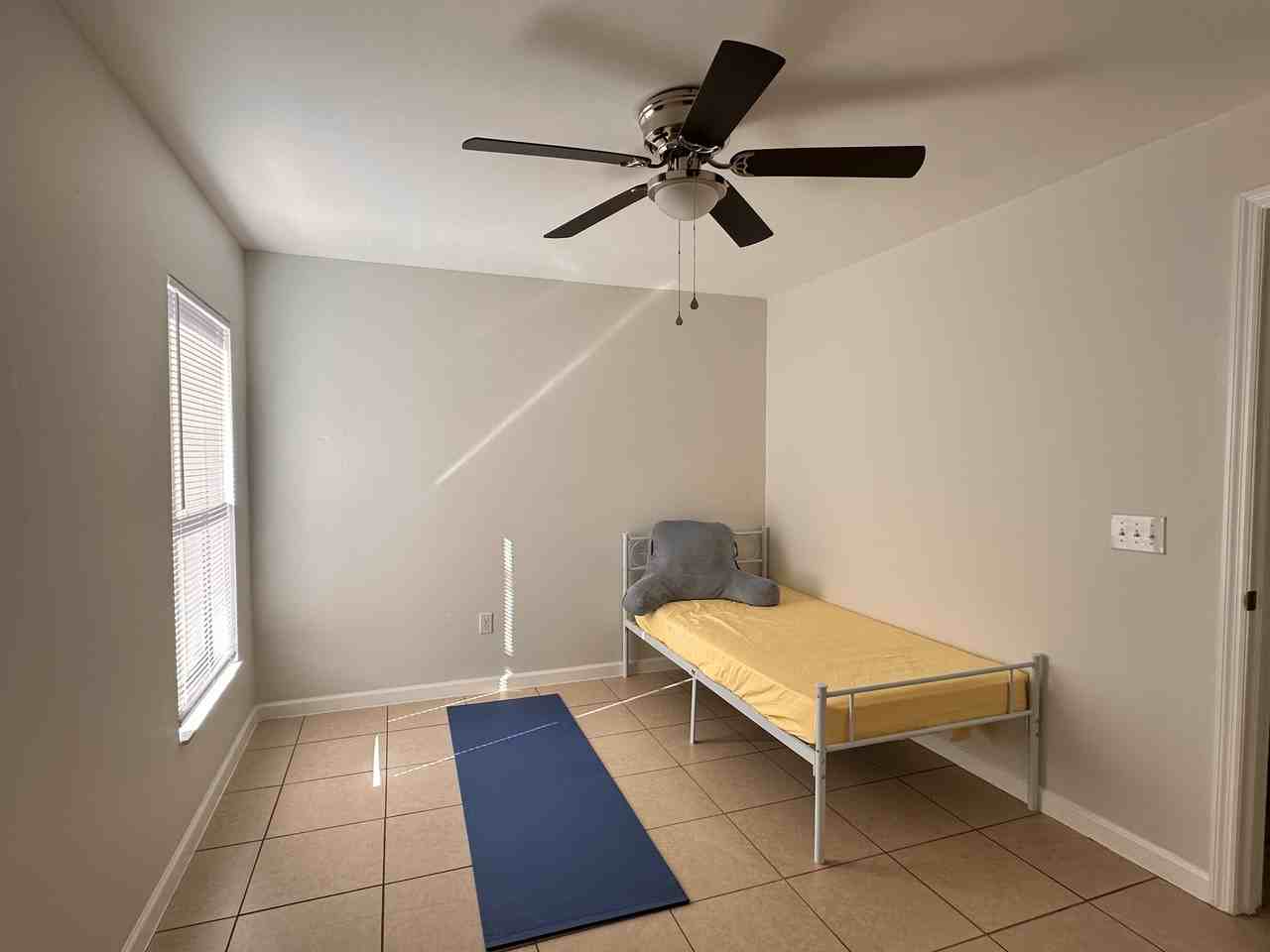 1246 Se 8th St - Photo 5 of 15