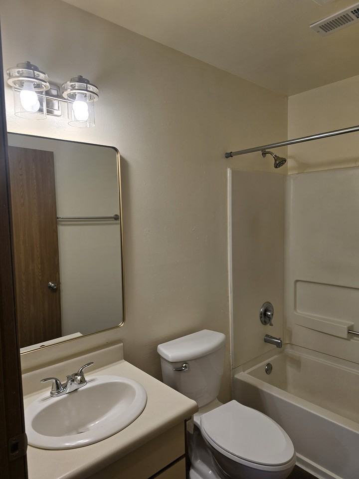 1020 Riverbend Dr #212 - Photo 6 of 10