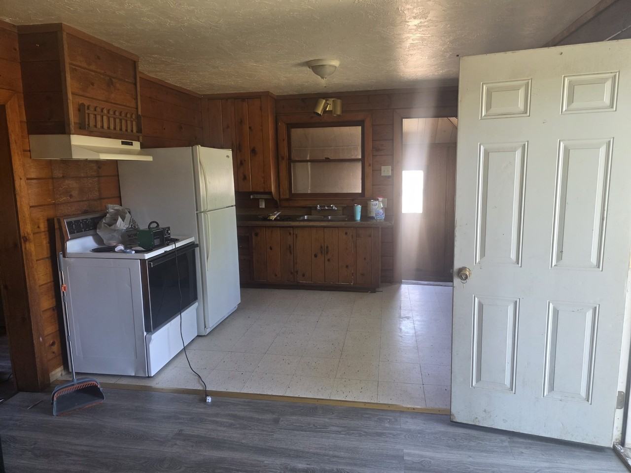 1240 Birch St - Photo 3 of 9