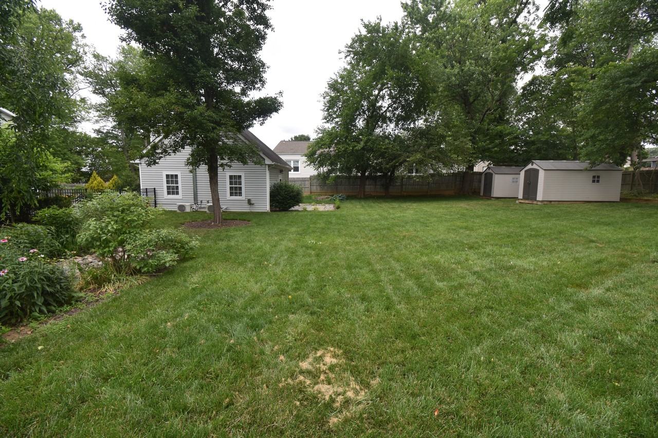 2901 Meadow View Rd - Photo 7 of 42