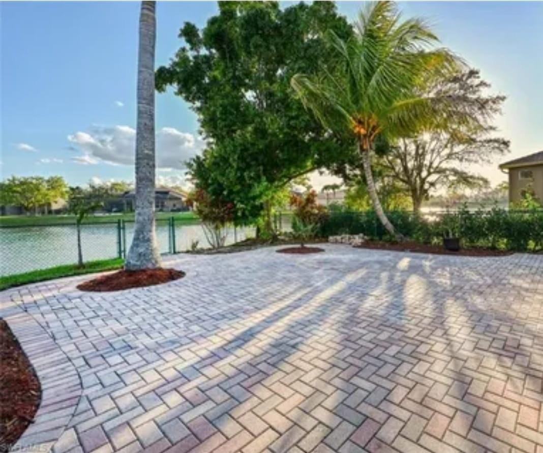 1028 Port Orange Ct - Photo 4 of 23