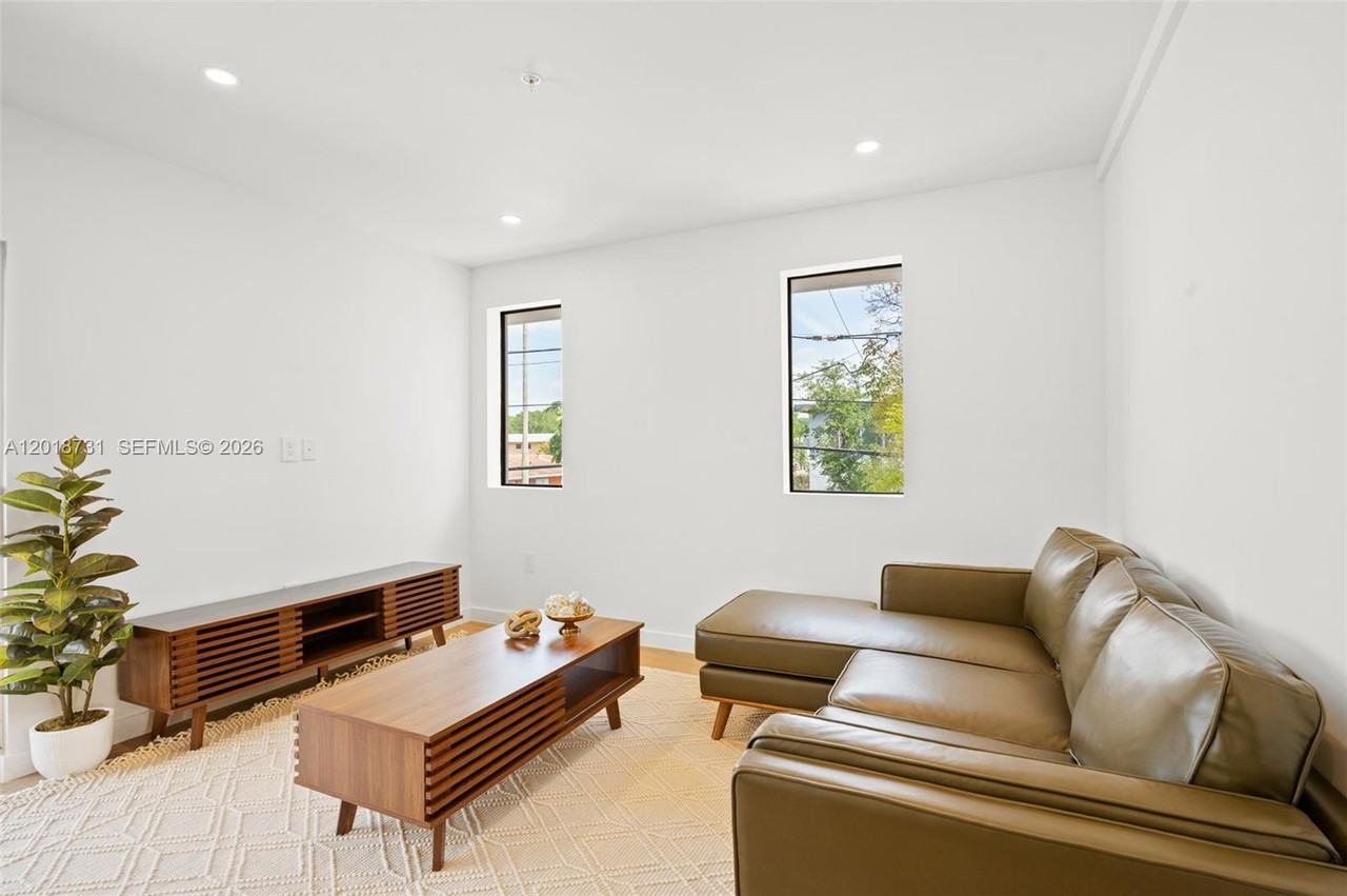 726 Nw 55th Ter #726 - Photo 5 of 26