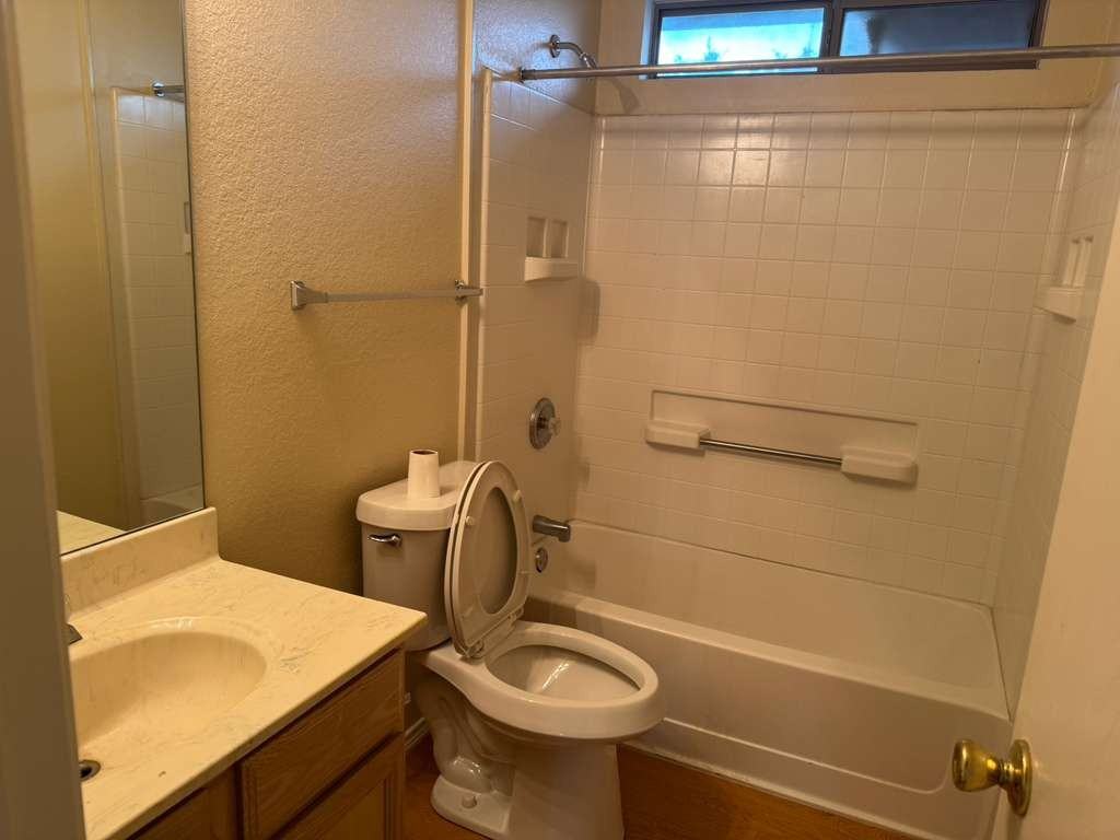 801 Mccully St - Photo 5 of 15