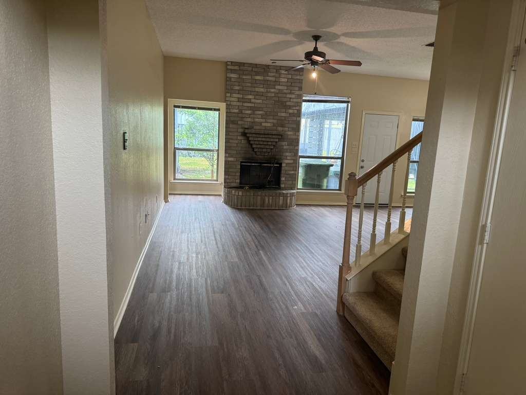 801 Mccully St - Photo 6 of 15