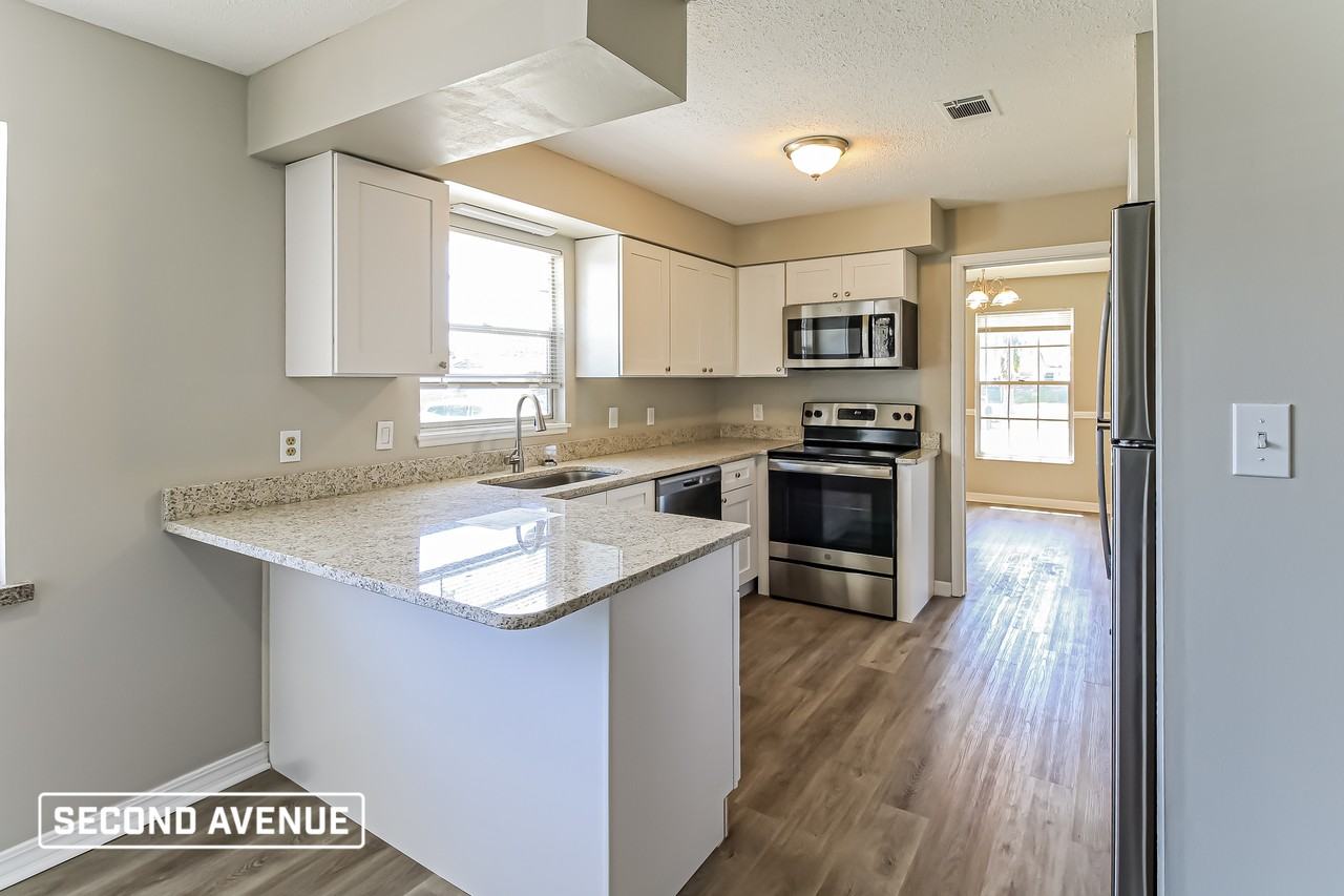 5276 Rainey Ave N - Photo 3 of 13