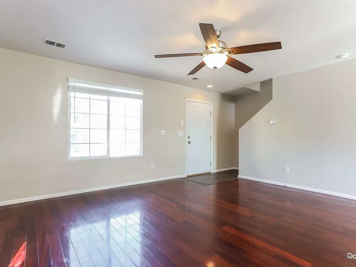 10100 Eudora Court - Photo 4 of 11