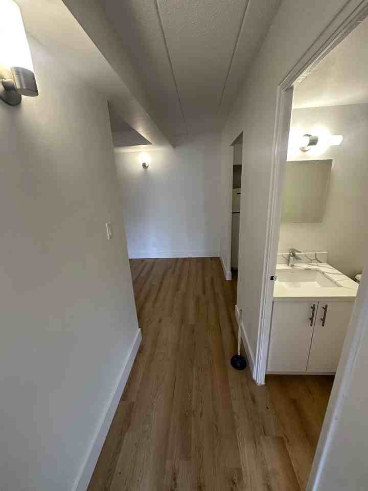 283 MacLaren St - Photo 2 of 25
