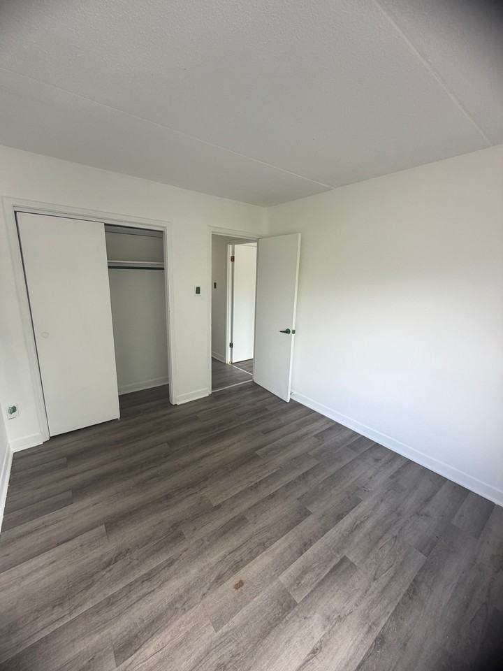 2300 2e Avenue — photo 2