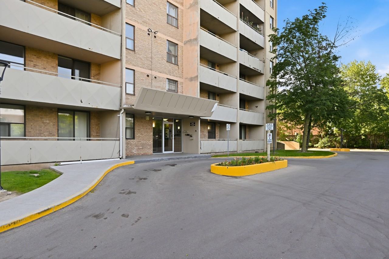 Bell Manor Apartments - Photo 4 of 18