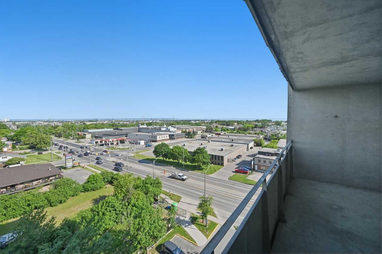 Bell Manor Apartments - Photo 6 of 18