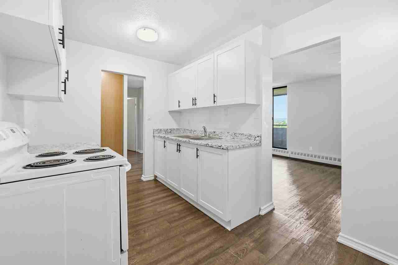 Bell Manor Apartments - Photo 7 of 14