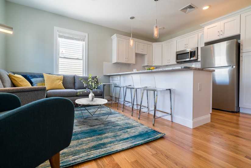 1 Bed / 1 Bath Apartment in South Boston - Photo 2 of 23