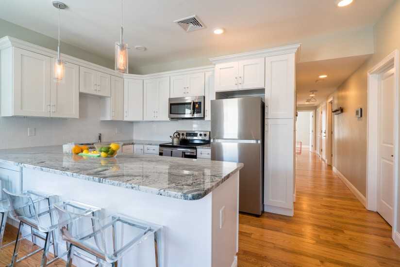 1 Bed / 1 Bath Apartment in South Boston - Photo 3 of 23