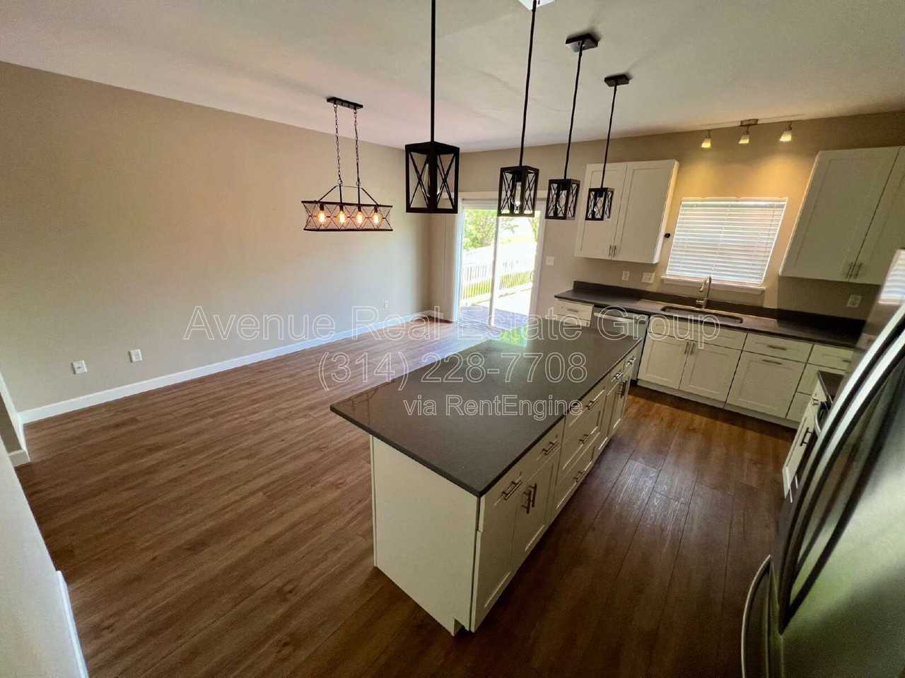 35 Spring Borough Ct - Photo 7 of 21
