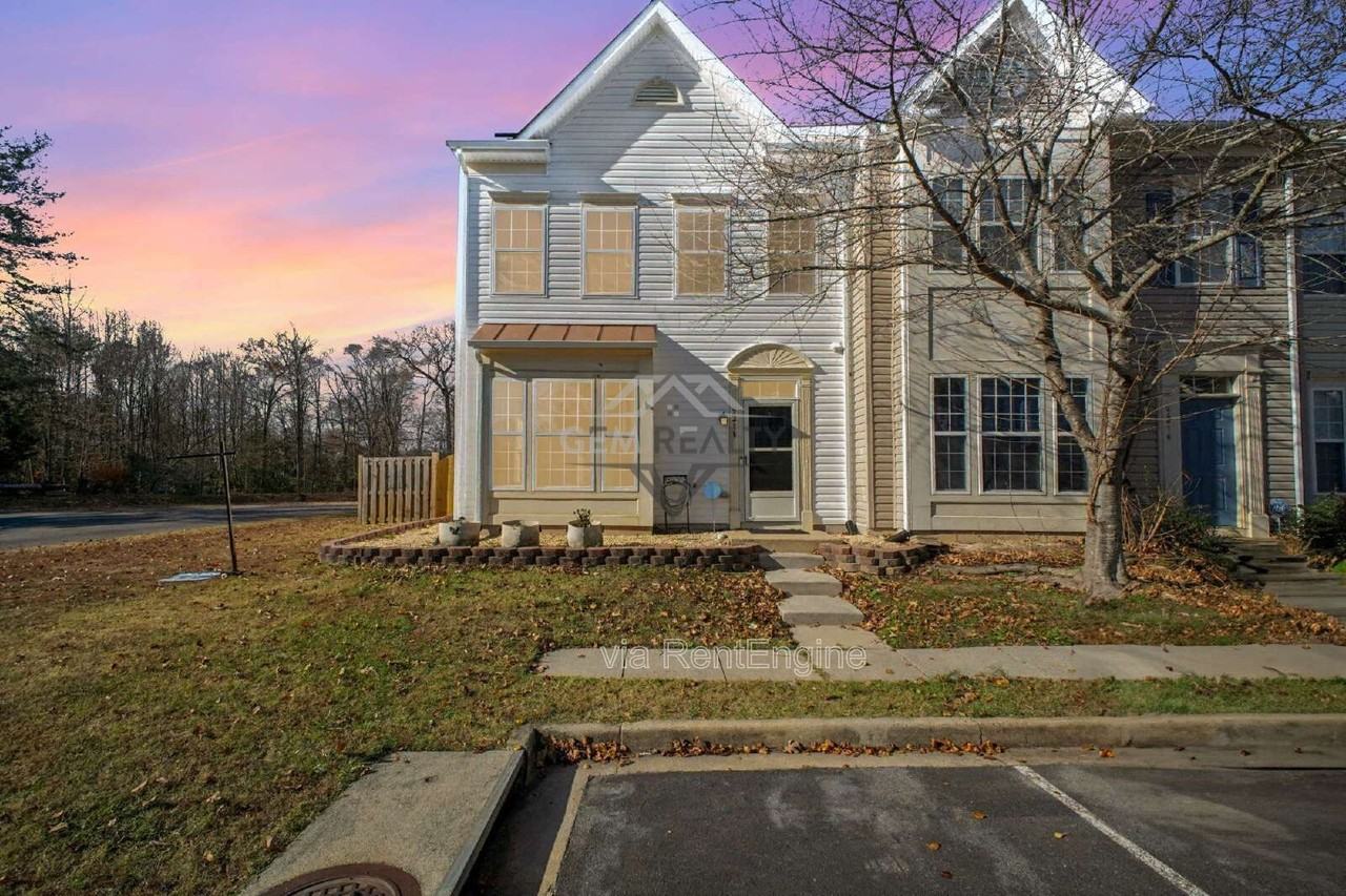 5218 Drakes Ct